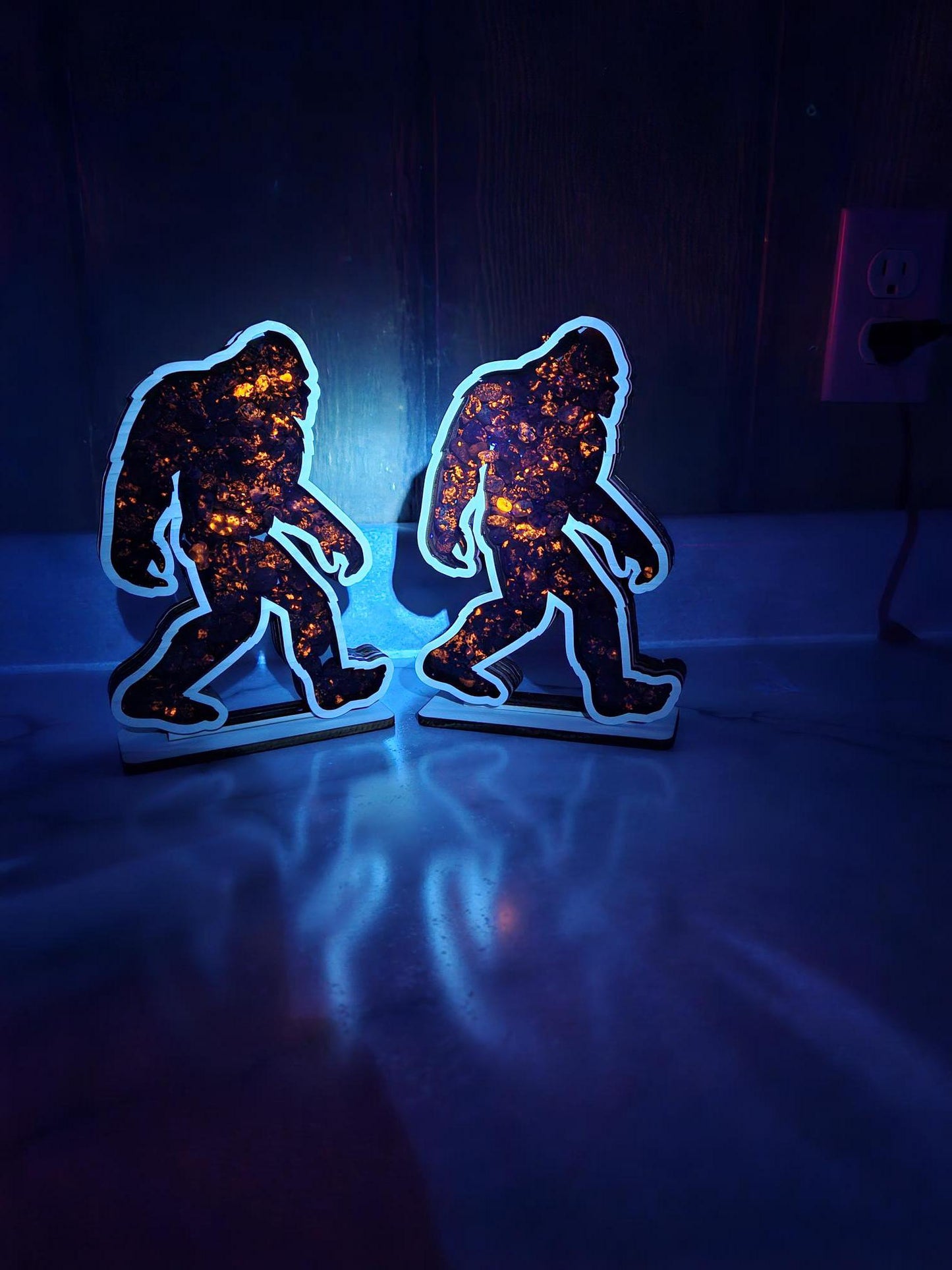 Yooper Stone Shadow Box Bigfoot Sodalite Glow UV Rocks